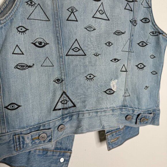 LEVI’S | Distressed Denim Vest with Evil Eye Pattern - M - Picture 3 of 13